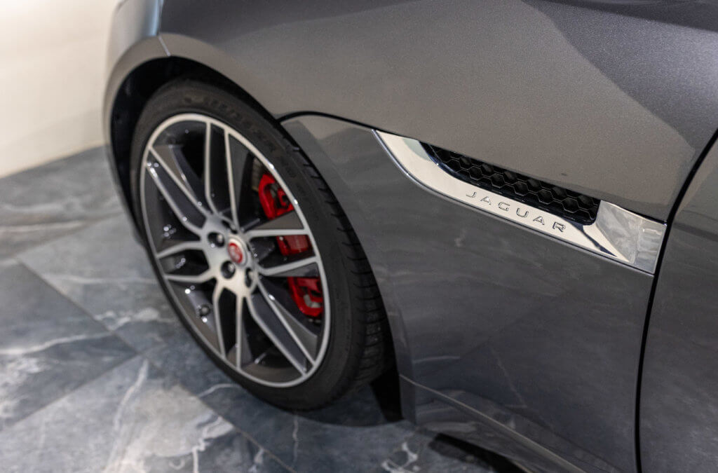 F-Type R Gris Corris Interieur 18