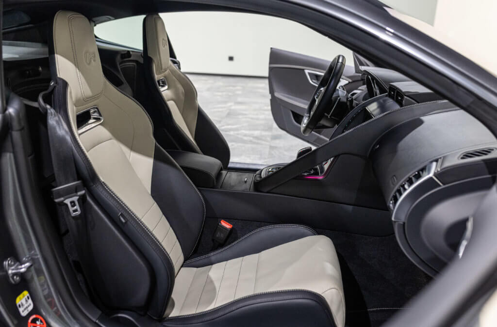 F-Type R Gris Corris Interieur 23
