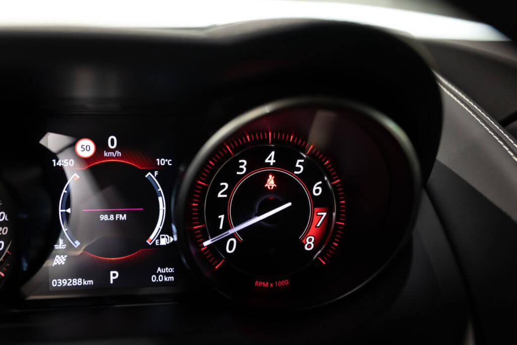 F-Type R Gris Corris Interieur 28