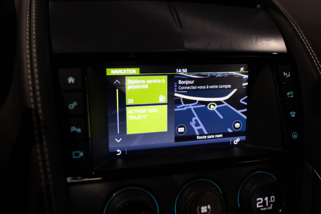 F-Type R Gris Corris Interieur 31