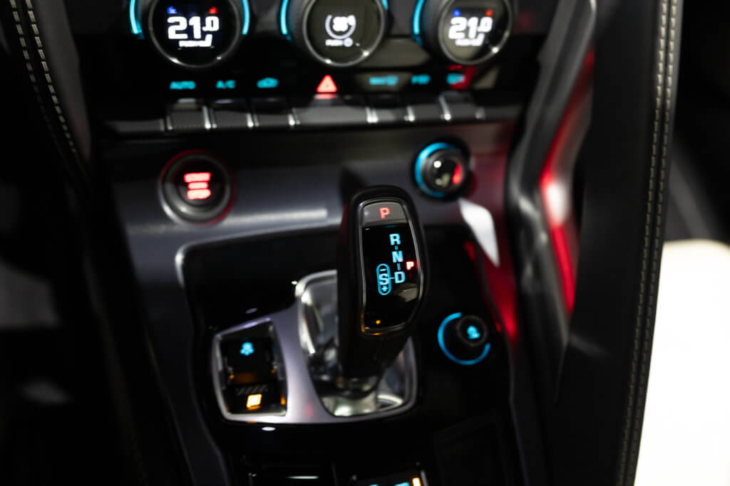 F-Type R Gris Corris Interieur 37