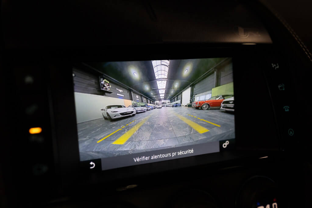 F-Type R Gris Corris Interieur 40