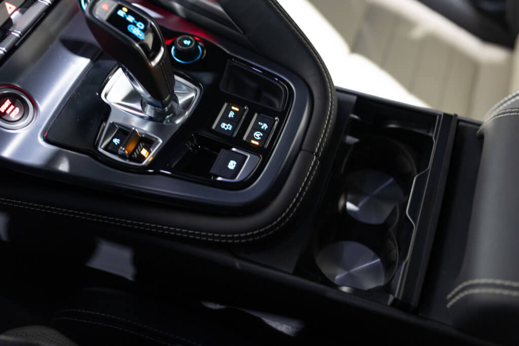 F-Type R Gris Corris Interieur 42