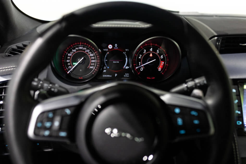F-Type R Gris Corris Interieur 45