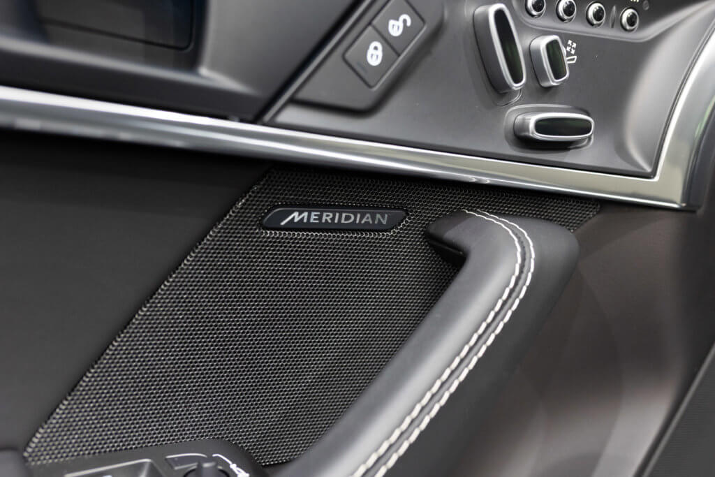 F-Type R Gris Corris Interieur 6