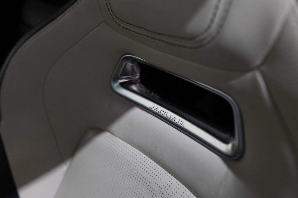 F-Type R Gris Corris Interieur 9