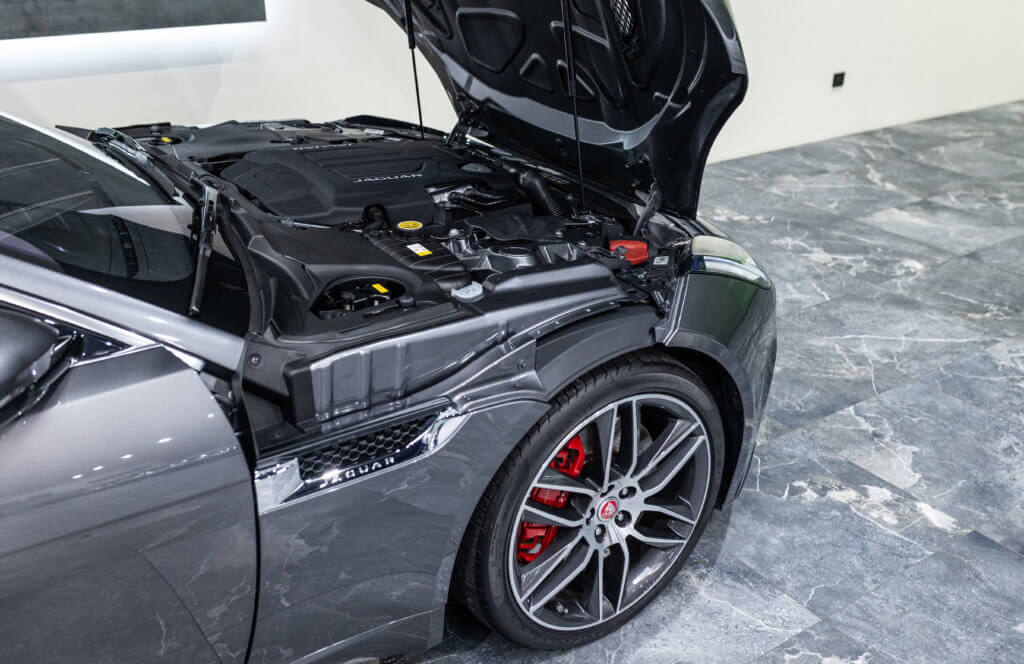 F-Type R Gris Corris Moteur