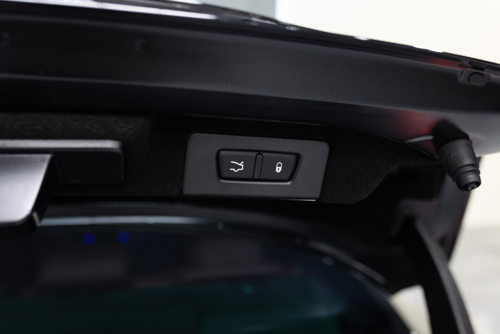 Maserati Ghibli Noir Interieur Rouge Coffre 2