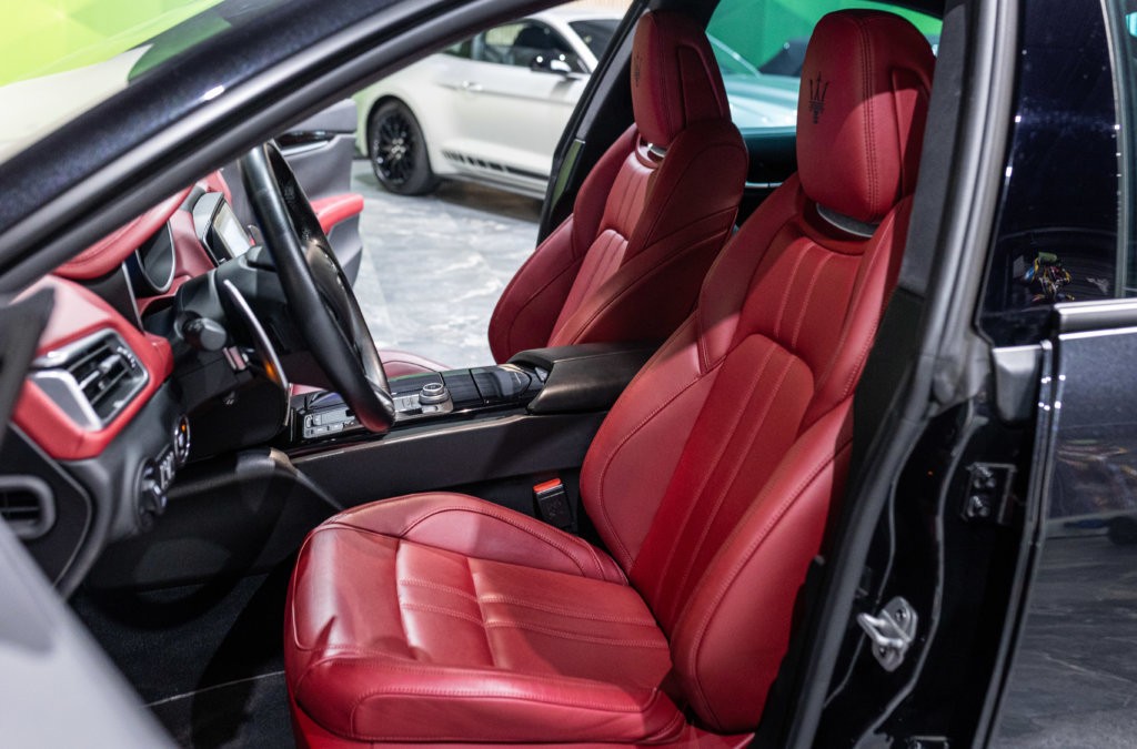 Maserati Ghibli Noir Interieur Rouge Interieur 18