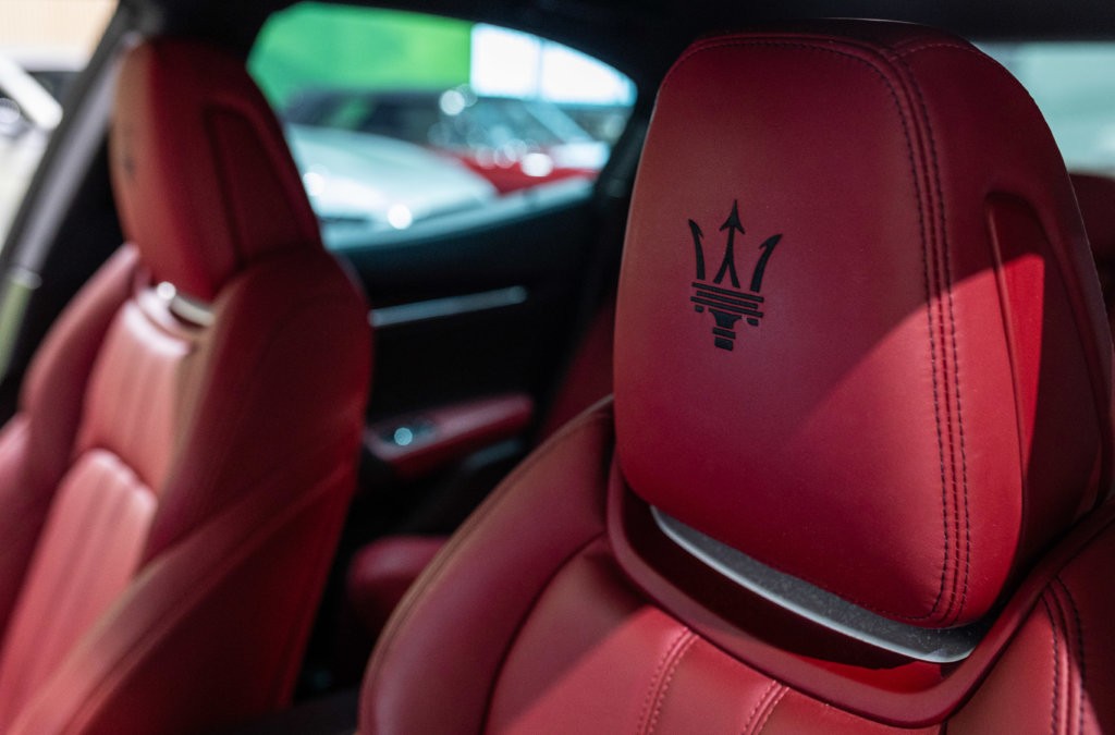 Maserati Ghibli Noir Interieur Rouge Interieur 20