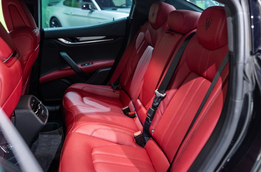 Maserati Ghibli Noir Interieur Rouge Interieur 26