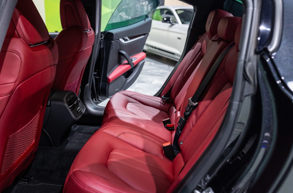 Maserati Ghibli Noir Interieur Rouge Interieur 30