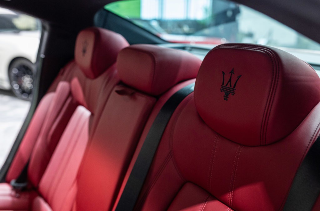 Maserati Ghibli Noir Interieur Rouge Interieur 32