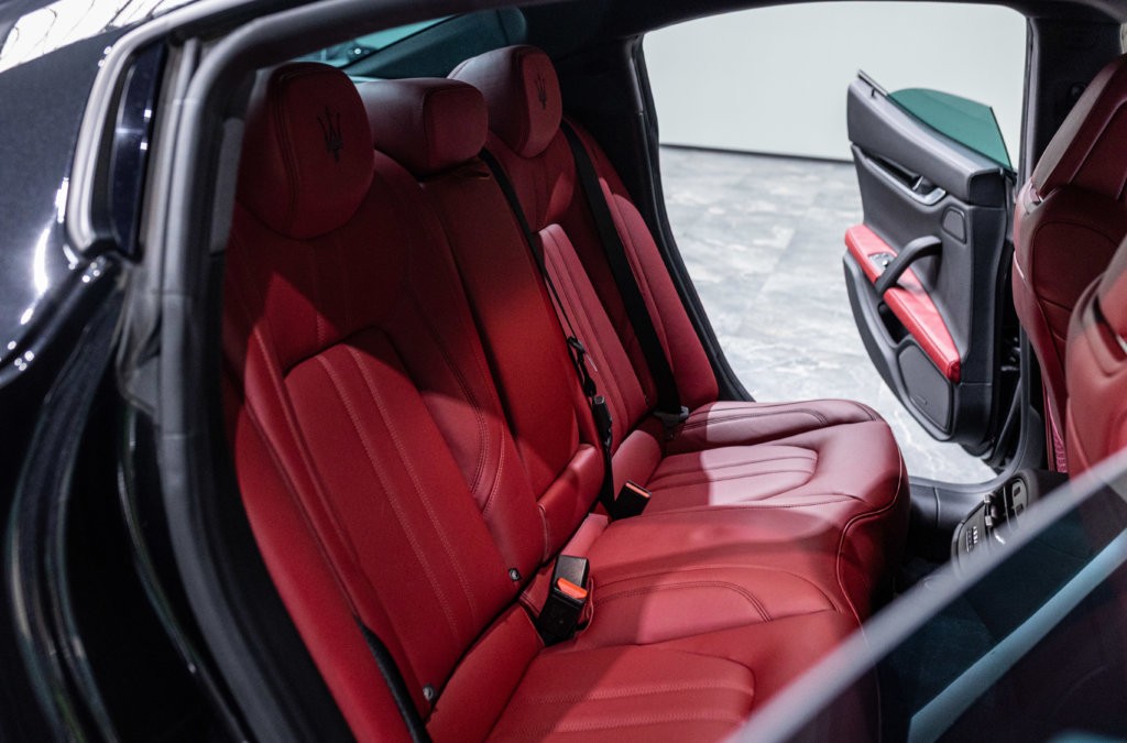 Maserati Ghibli Noir Interieur Rouge Interieur 34