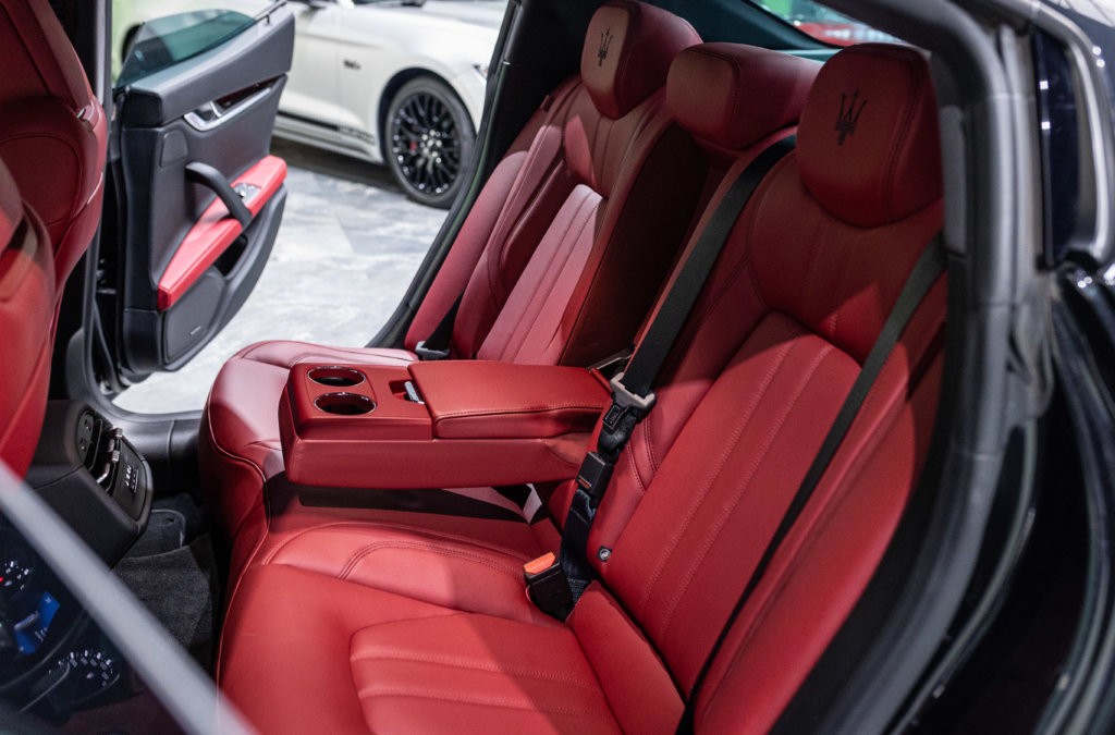 Maserati Ghibli Noir Interieur Rouge Interieur 36