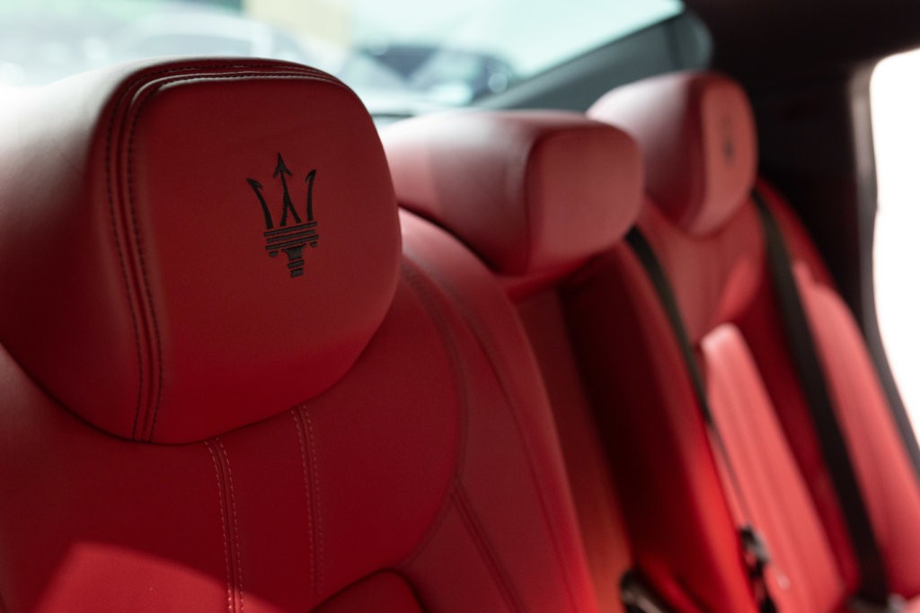 Maserati Ghibli Noir Interieur Rouge Interieur 37