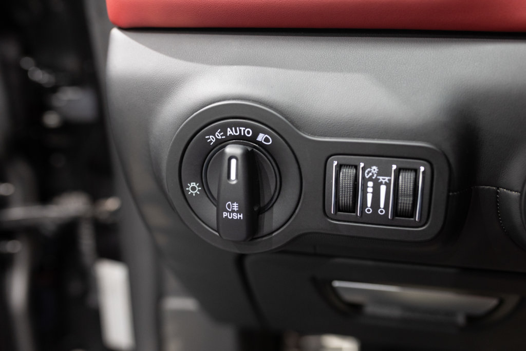 Maserati Ghibli Noir Interieur Rouge Interieur 39