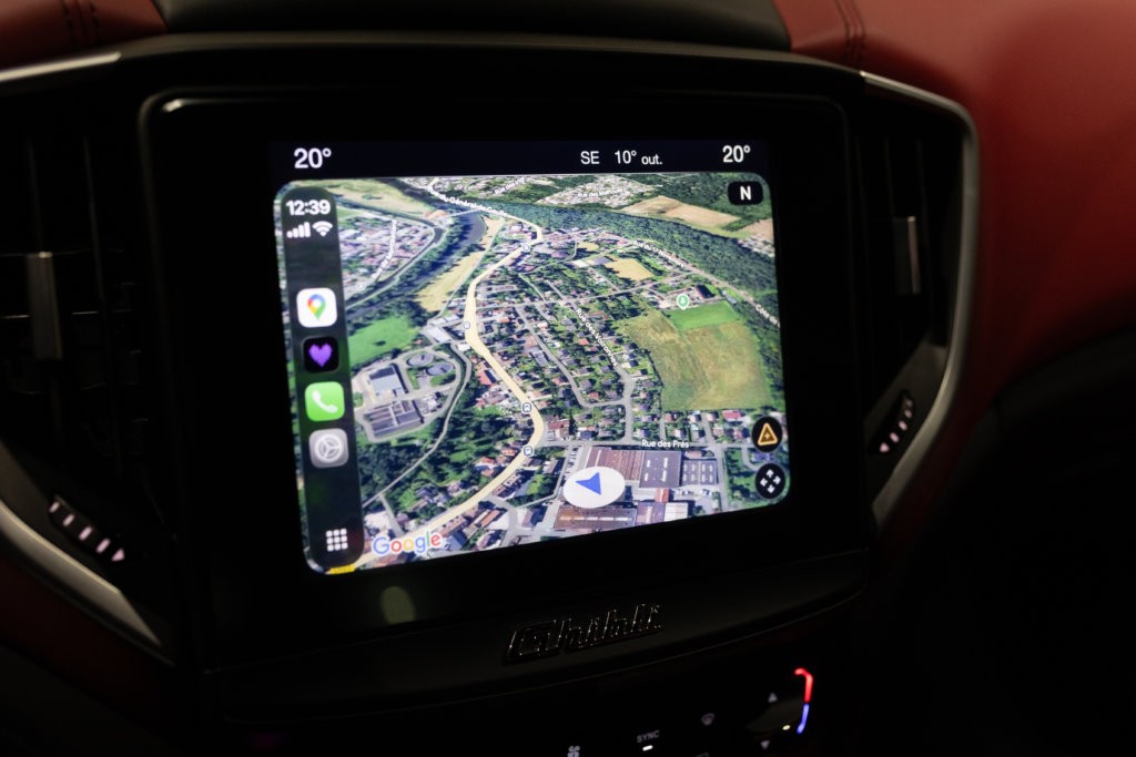 Maserati Ghibli Noir Interieur Rouge Interieur 44