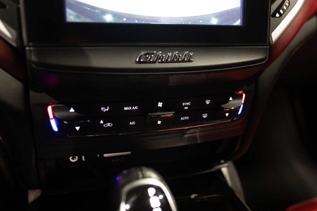 Maserati Ghibli Noir Interieur Rouge Interieur 47