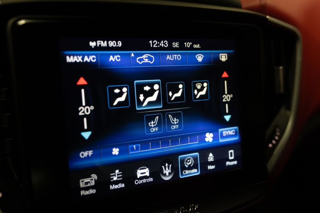 Maserati Ghibli Noir Interieur Rouge Interieur 56