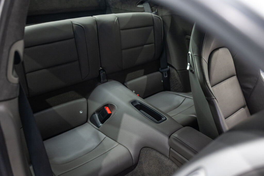 911 Blanche interieur 18