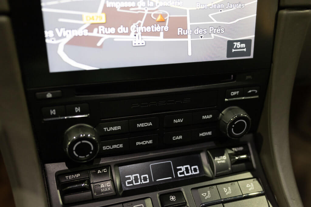 911 Blanche interieur 25