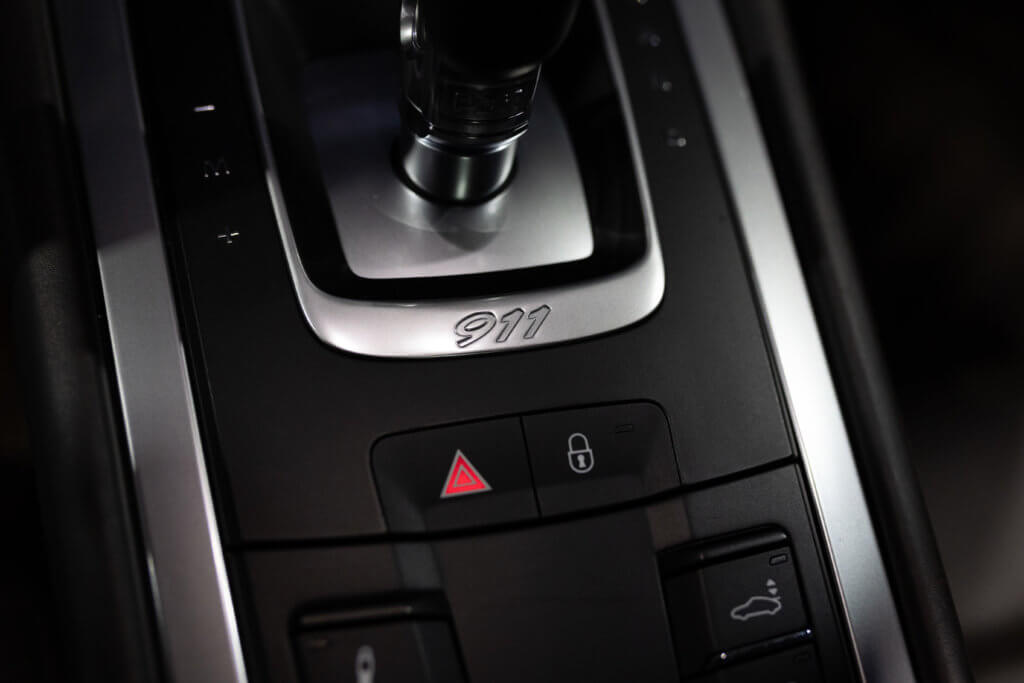 911 Blanche interieur 29