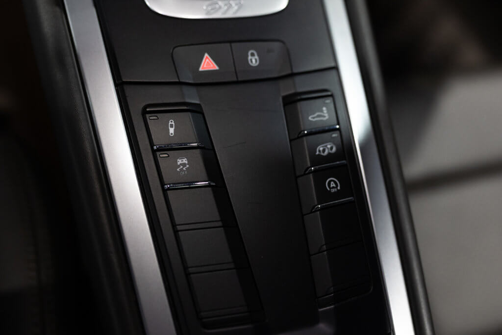 911 Blanche interieur 31