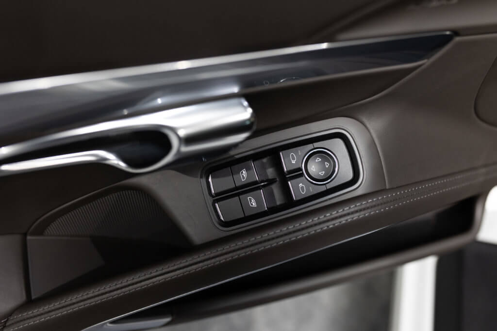 911 Blanche interieur 4