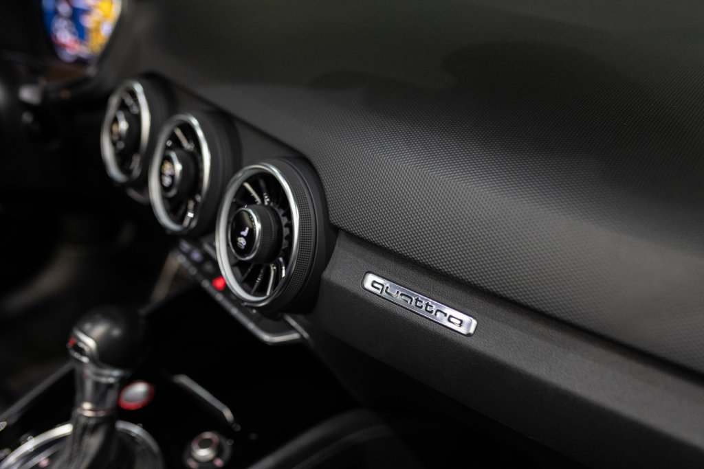 Audi TT S Grise MK3 Interieur 14