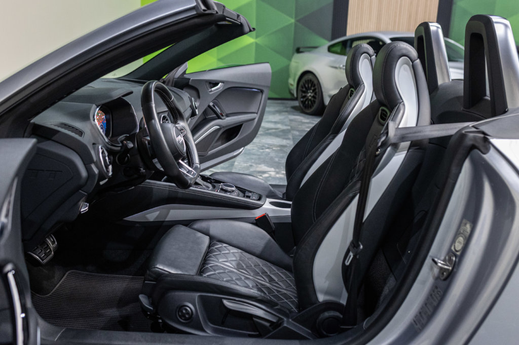 Audi TT S Grise MK3 Interieur 18