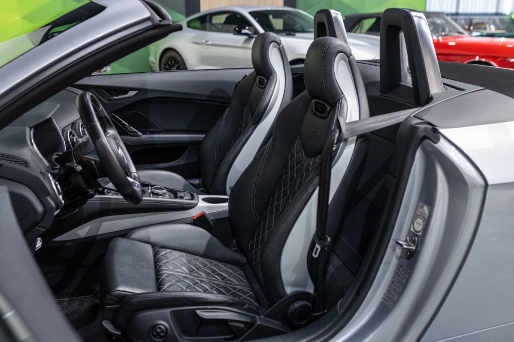 Audi TT S Grise MK3 Interieur 2