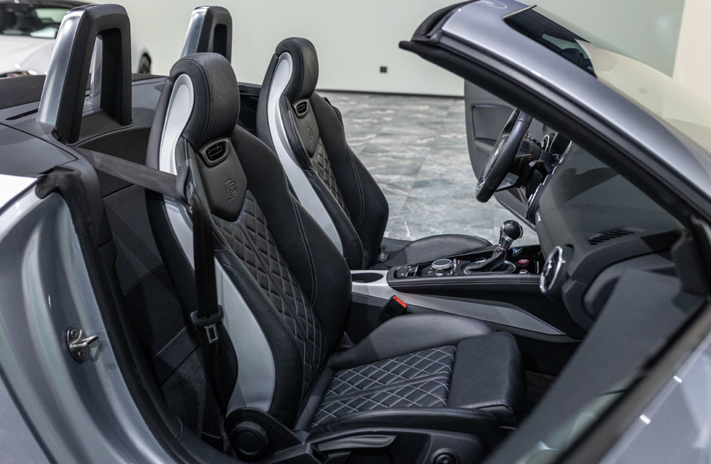 Audi TT S Grise MK3 Interieur 22