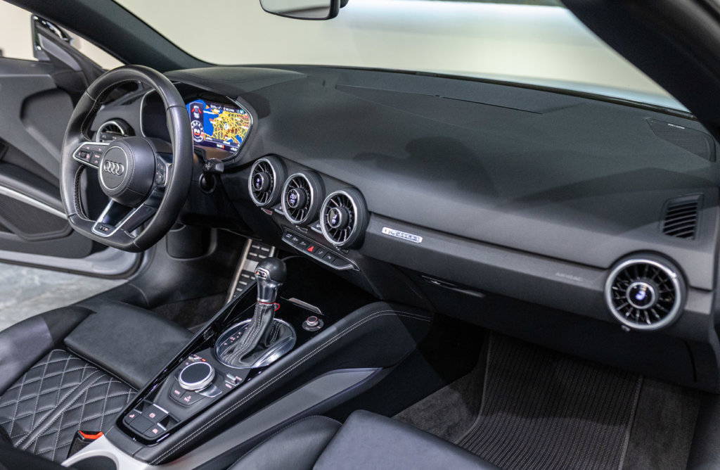 Audi TT S Grise MK3 Interieur 23