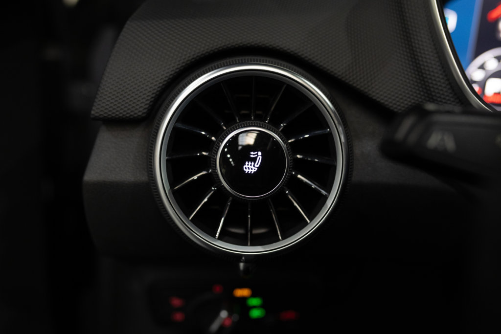 Audi TT S Grise MK3 Interieur 25