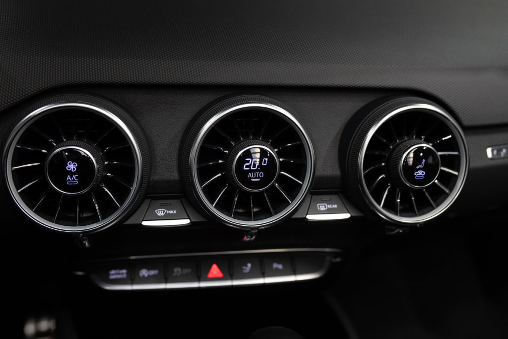 Audi TT S Grise MK3 Interieur 28