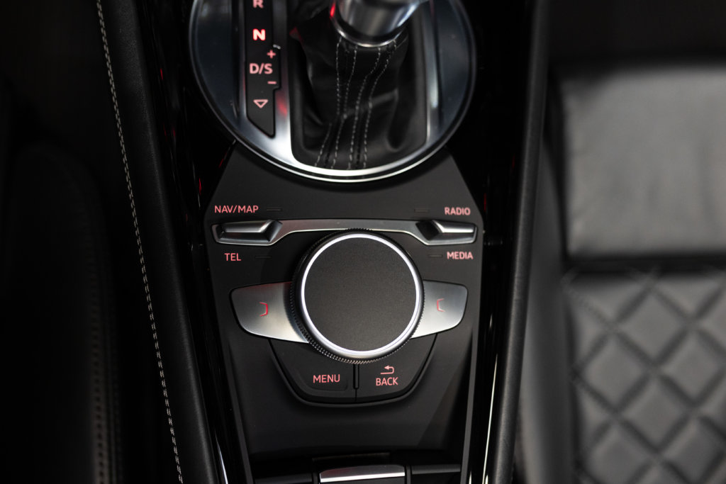 Audi TT S Grise MK3 Interieur 38