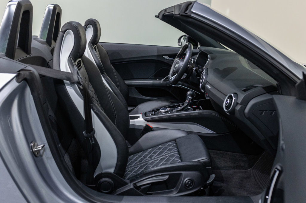 Audi TT S Grise MK3 Interieur 8