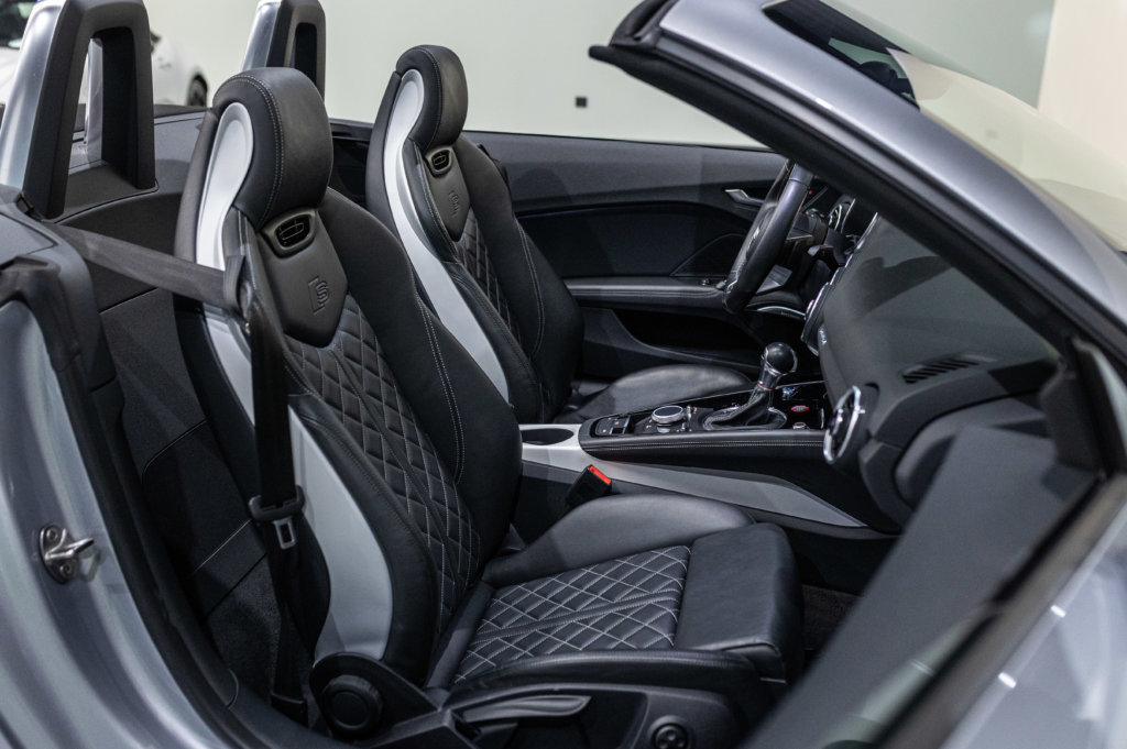 Audi TT S Grise MK3 Interieur 9