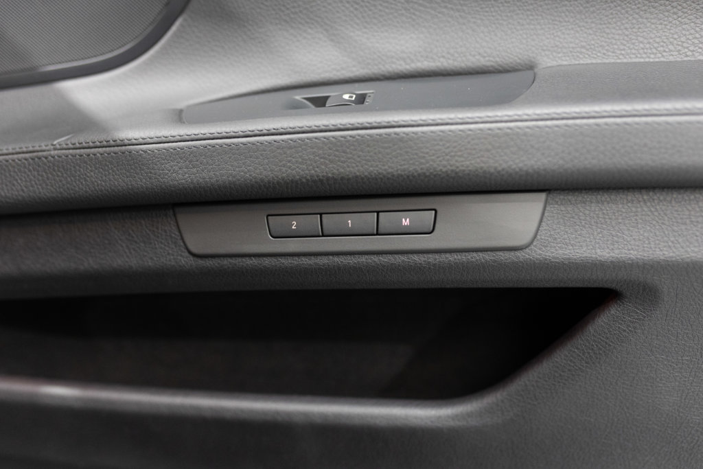 740i blanche Interieur 10