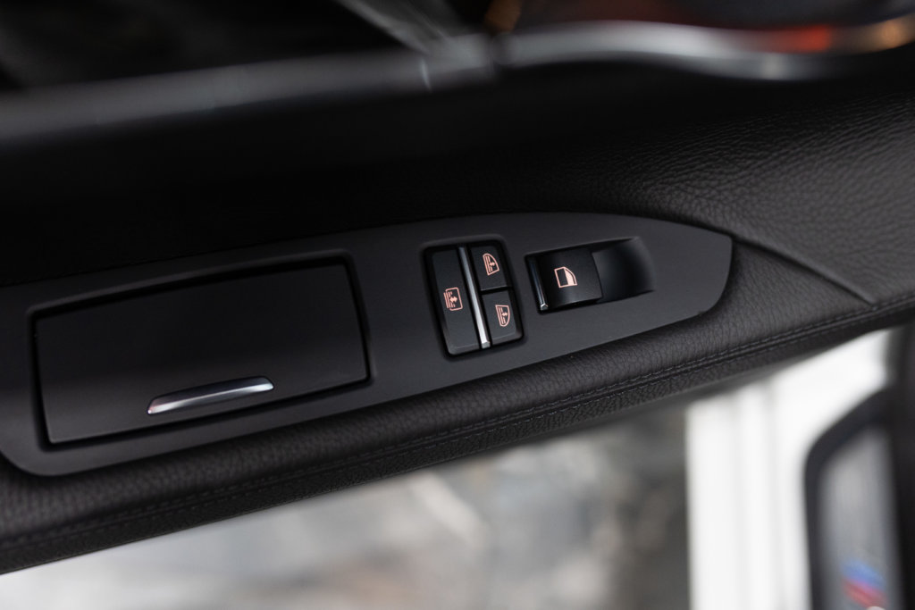 740i blanche Interieur 26