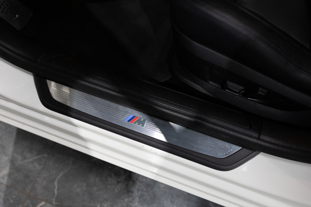 740i blanche Interieur 3