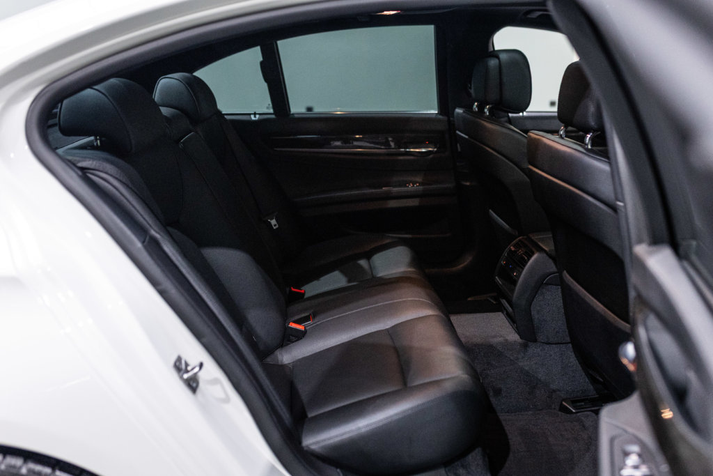 740i blanche Interieur 30