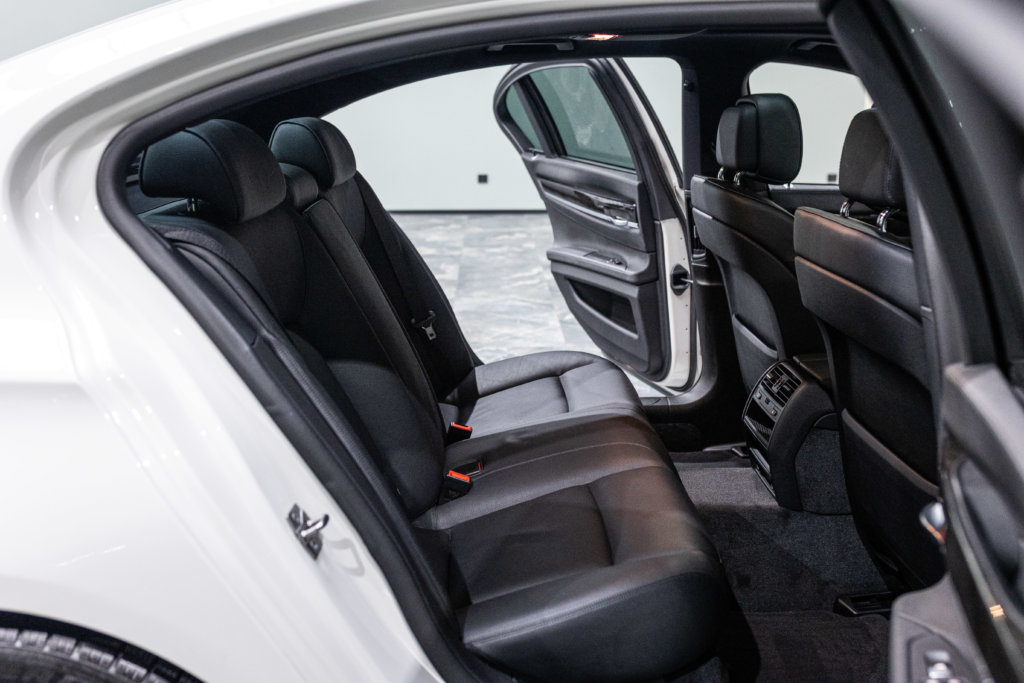 740i blanche Interieur 35
