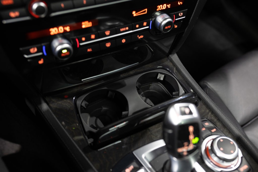 740i blanche Interieur 52