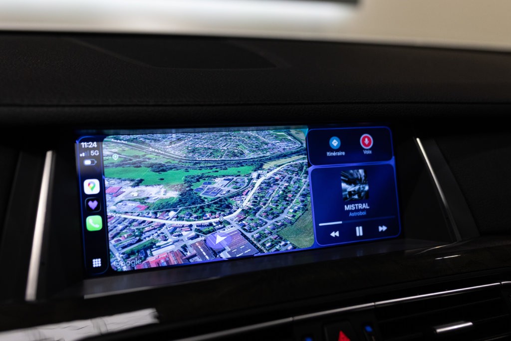 740i blanche Interieur 60