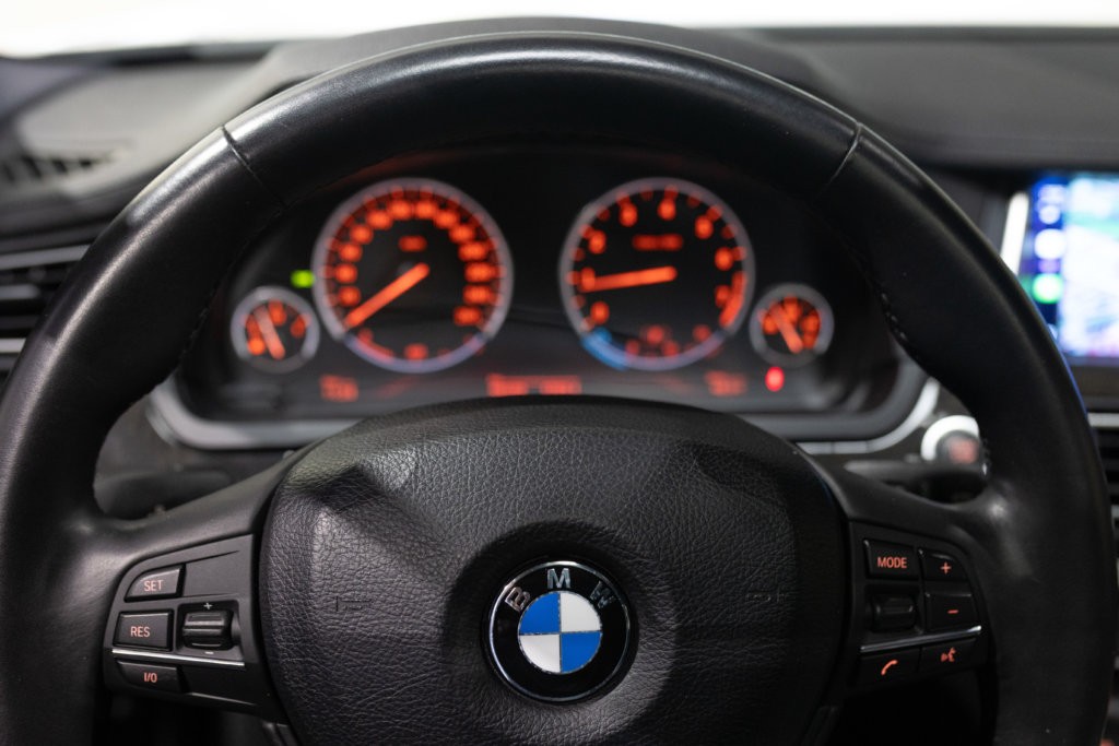 740i blanche Interieur 61