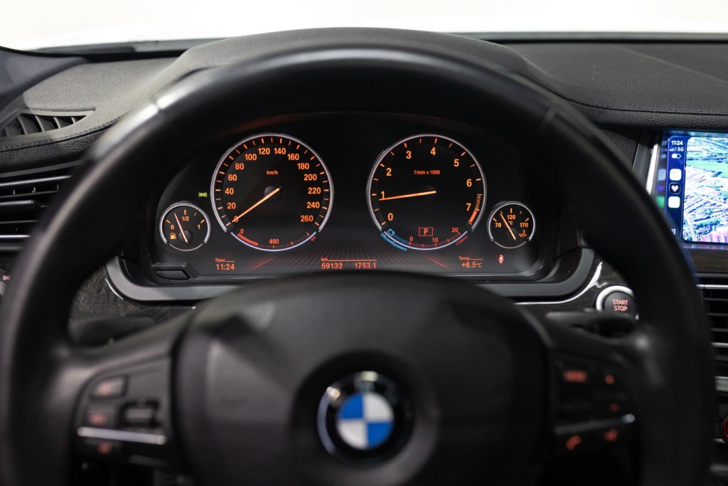 740i blanche Interieur 62