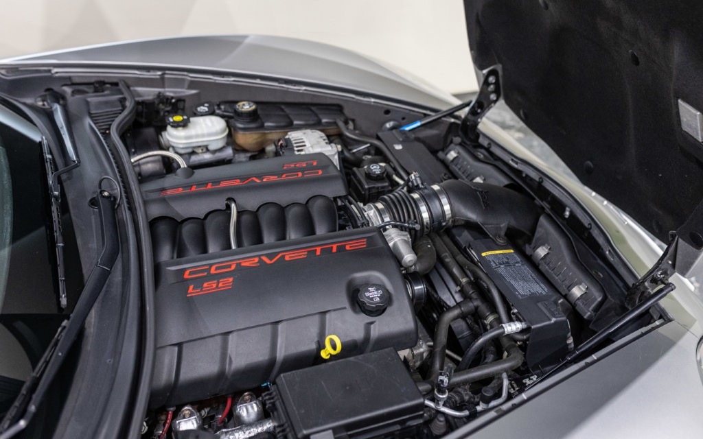 Corvette Cabriolet C6 Grise Moteur 2