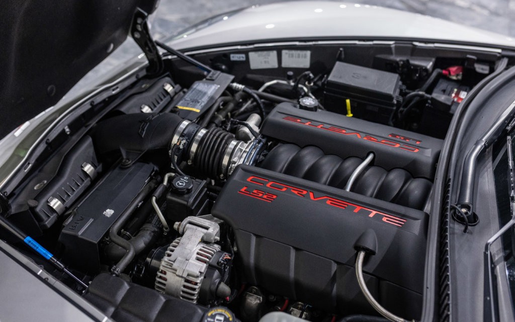 Corvette Cabriolet C6 Grise Moteur 3